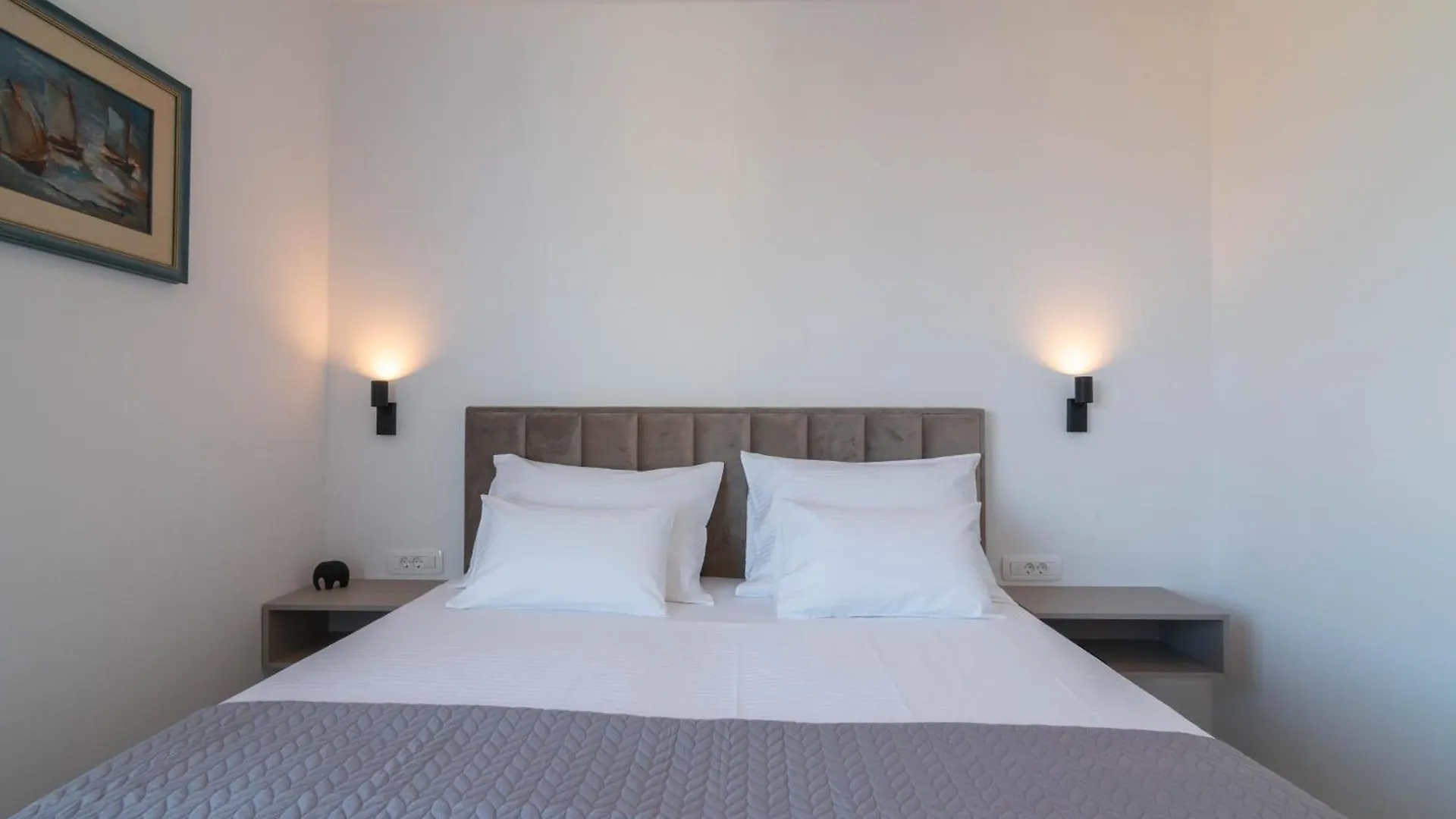 Villa Belmar Family House With Play Room For Kids & Pool Mandre