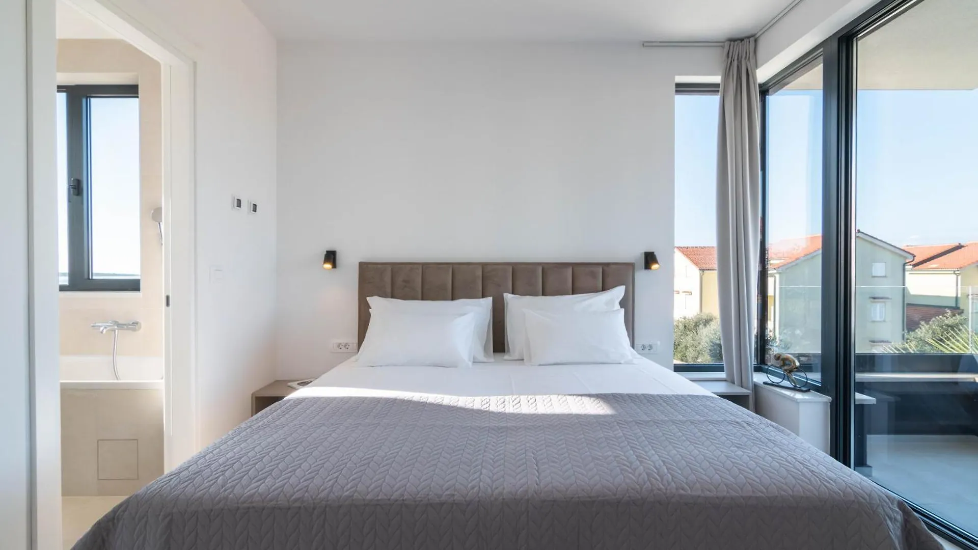 Villa Belmar Family House With Play Room For Kids & Pool Mandre