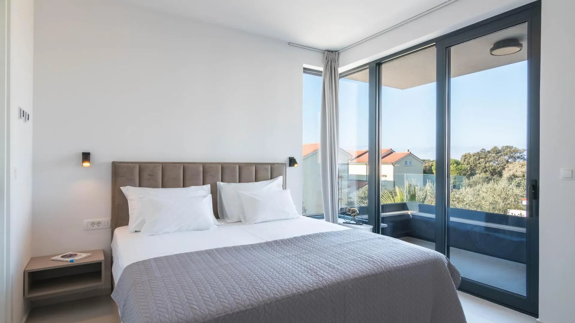 Villa Belmar Family House With Play Room For Kids & Pool Mandre